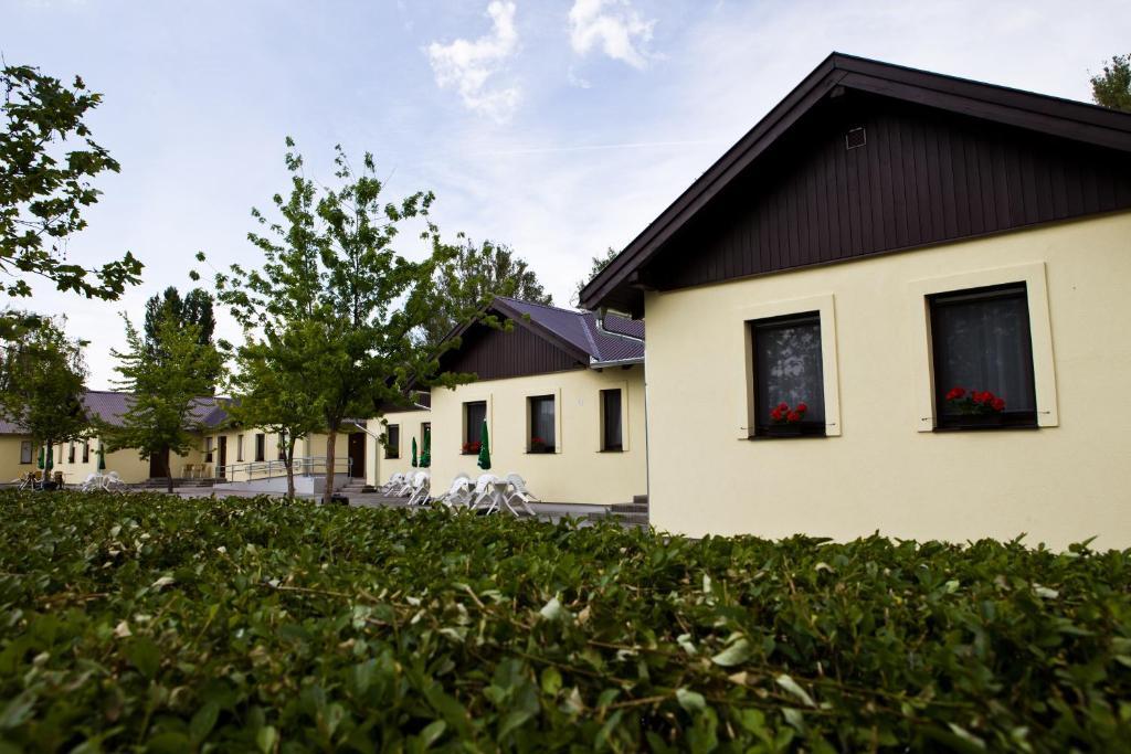 Balaton Eldorado Camping Hotel Badacsonytördemic Exterior foto