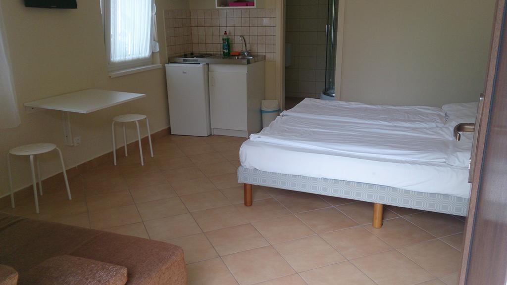 Balaton Eldorado Camping Hotel Badacsonytördemic Exterior foto